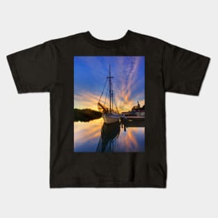 Woy Woy sunrise Kids T-Shirt